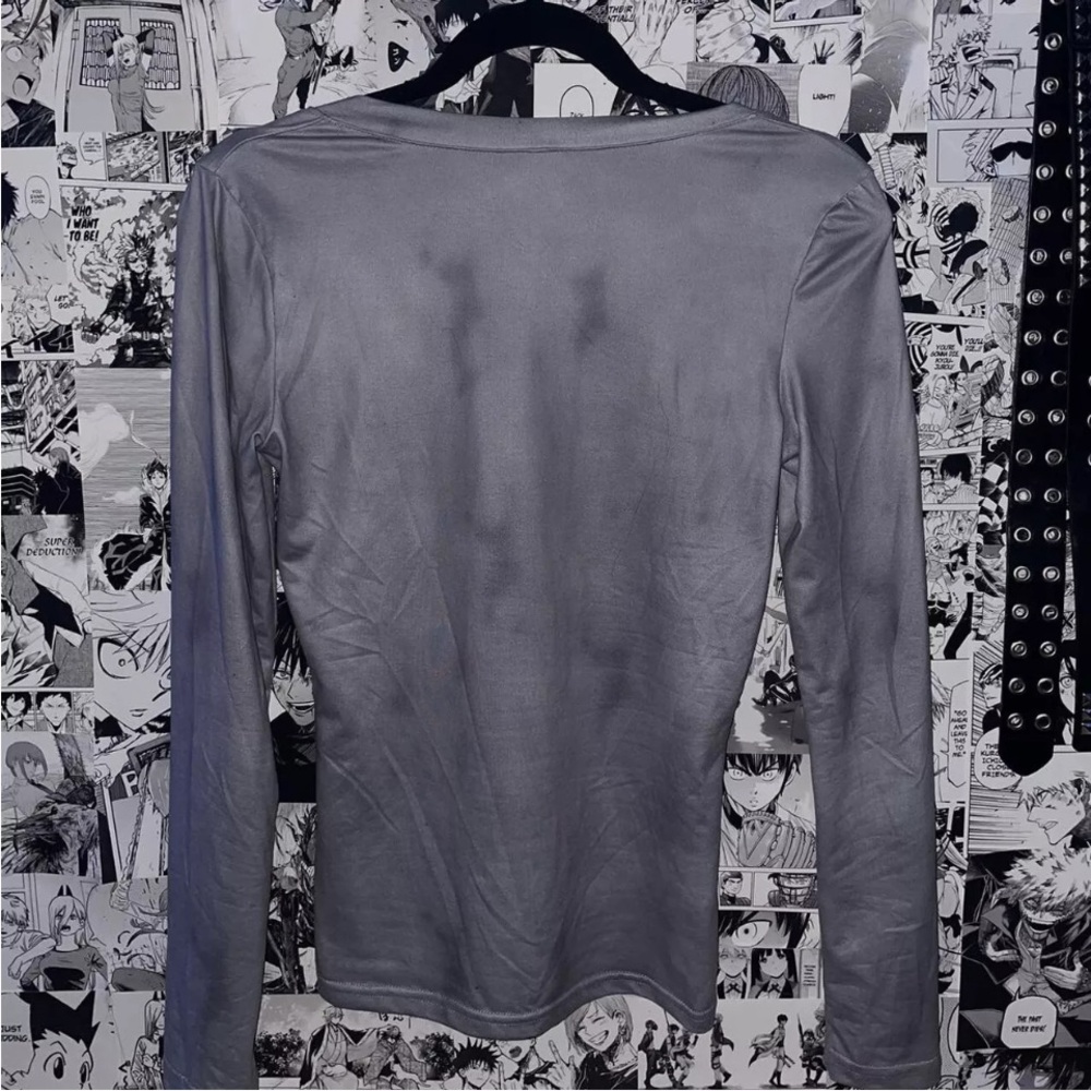 NWT Y2K Inspired Fleur De Lis Grunge Long Sleeve V Neck Shirt Graphic Top Small - Picture 6 of 9